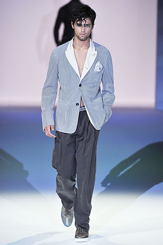 Giorgio Armani / - 2011